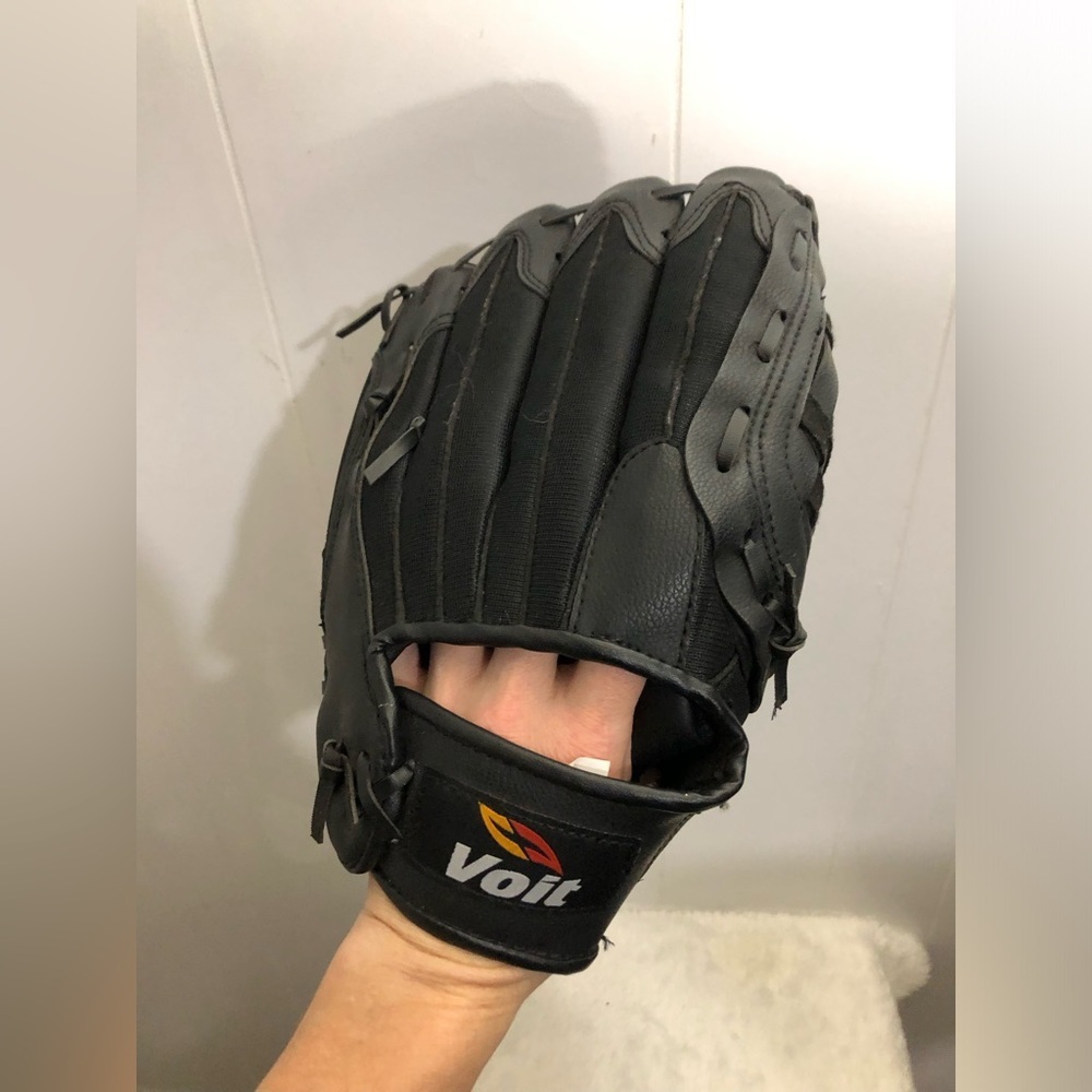 Baseball / Softball Black Leather Catchers Mitt. Like New. 12”. VOLT.